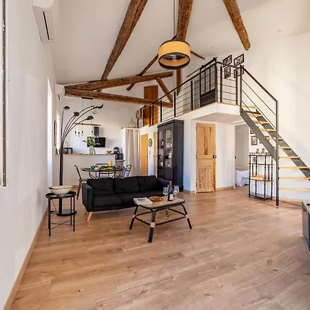 La Cathedrale De Bois 아파트 *