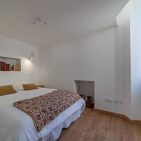 Апартаменты La Cathedrale De Bois Ним